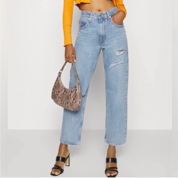 Levi's Light Blue Straight Leg Jeans - Picture 1 of 7